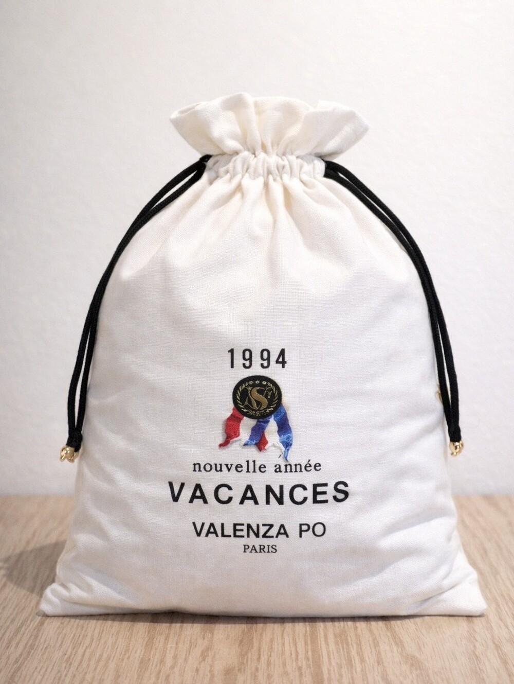 Valenza Po Paris White Drawstring Storage Dust Bag 11.5 x 15-in, Good Condition
